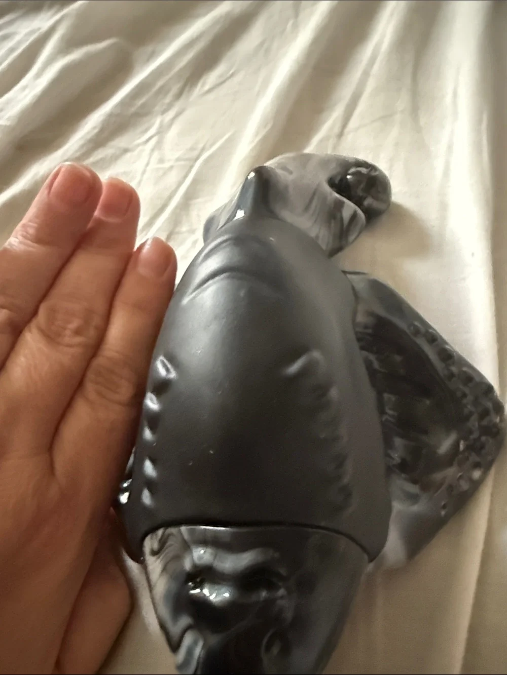 Black and White Ceramic Stingray Reptile Habitat Ornament